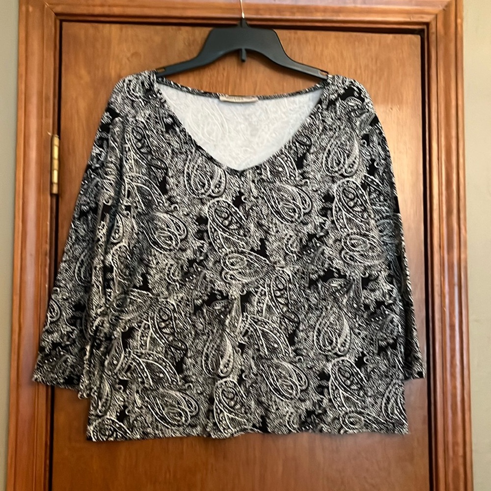 Black & White Knit Paisley Top
